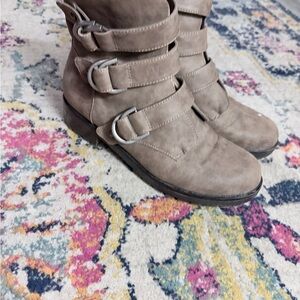 Stylish Women's Taupe Combat Boots